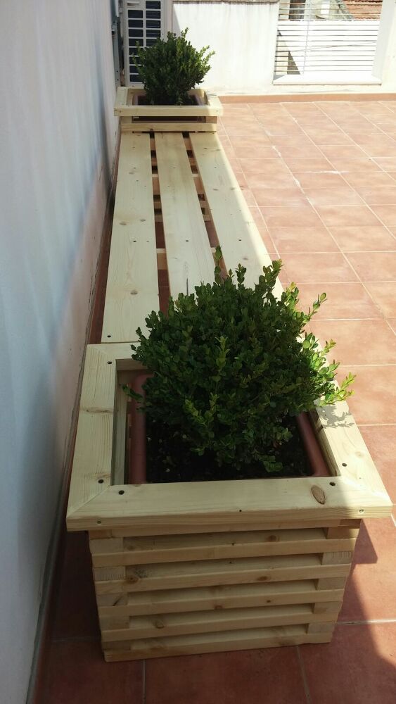 plant pots bench