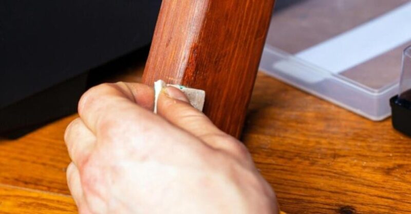 3 Tricks to remove scratches and bumps on wooden furniture