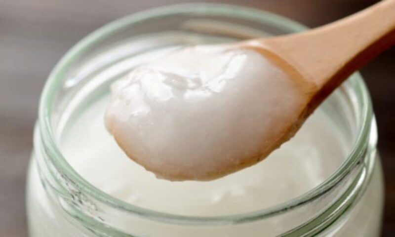 Baking Soda Face Cream with Coconut Oil: APPLY IT IN THE MORNING and see the changes