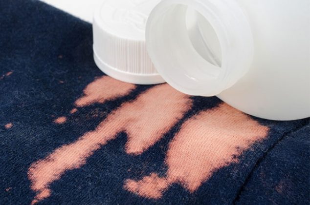 2-home-tricks-to-remove-chlorine-stains-on-clothes