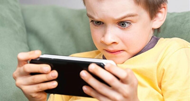 10 Reasons why our children should not have cell phones