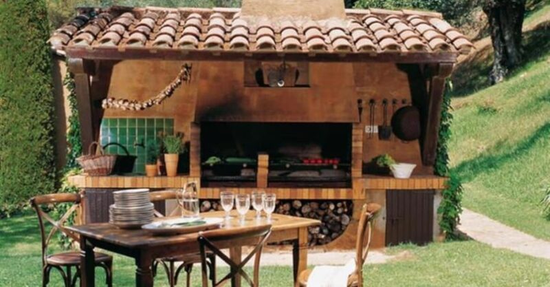 6 Rustic Kitchen Designs with Outdoor Grills
