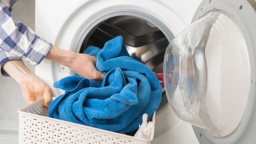 Homemade tricks to remove the musty smell from your bath towels