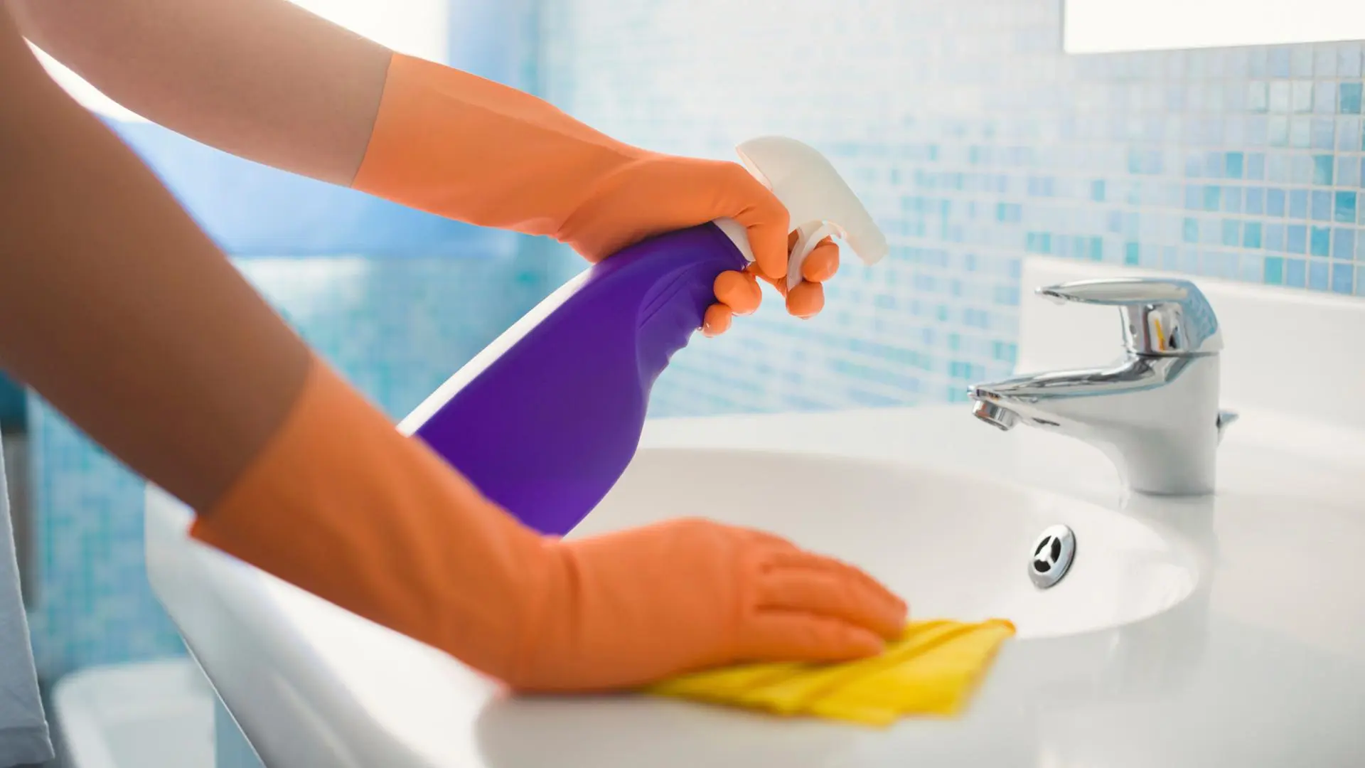 Homemade Trick to have a bathroom sink without stains