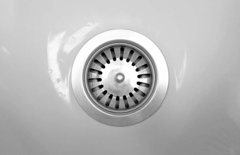How to prevent the bathroom drain from getting clogged