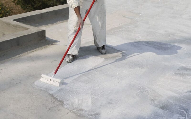 How to make homemade waterproofing with lime to protect the roof from the rain