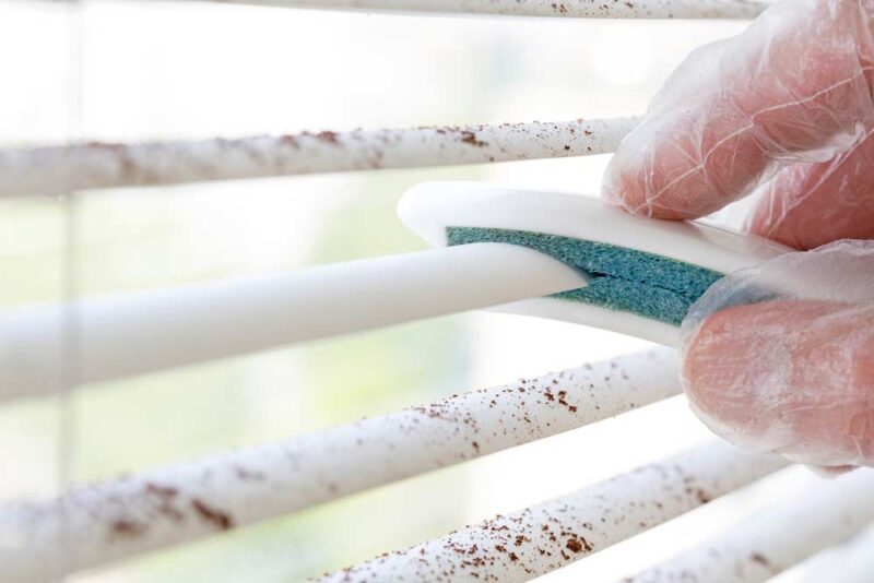 How to clean blinds: step-by-step for each type
